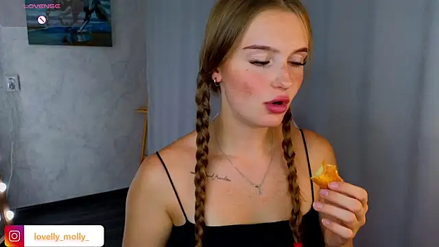 Lovelly molly1 online show from 11-06-25, 02:51