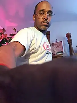 TraddyZaddy online show from 06-25-26, 05:17