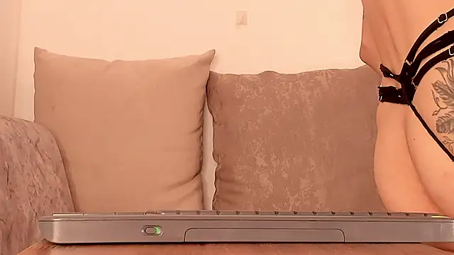 Megan Mill online show from 04-12-26, 12:10