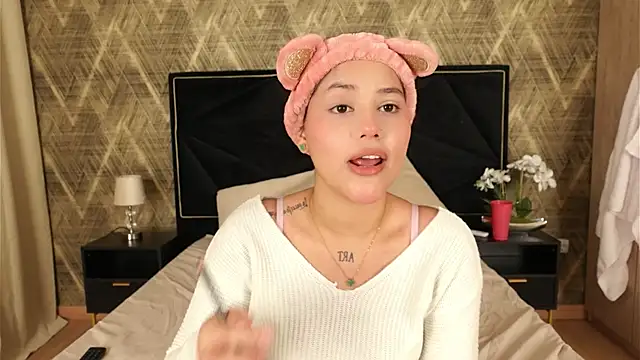 ZoeBella online show from 11-08-25, 01:11