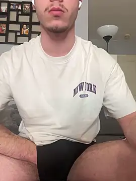 Snapshot of Hostkind chatting on 10-29-25, 07:15 Hostkind online show from 10-29-25, 07:15