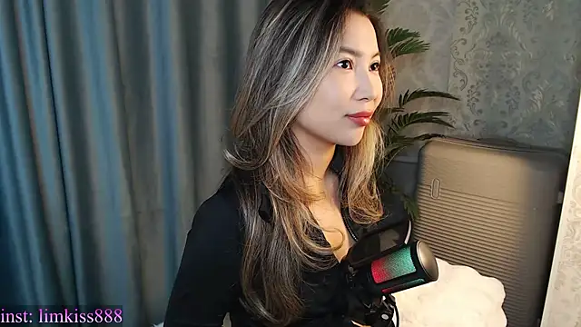 limkiss online show from 12-16-25, 02:00