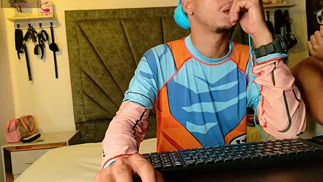 DamianandEva online show from 04-14-26, 12:00