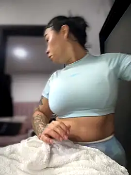 Natural BIGASS Nina online show from 11-24-25, 10:04