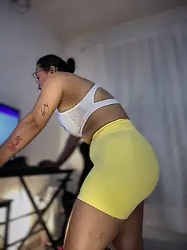 Snapshot of Natural_BIGASS_Nina chatting on 02-16-26, 06:26 Natural BIGASS Nina online show from 02-16-26, 06:26