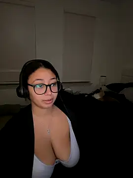 minha baby online show from 11-18-25, 05:01