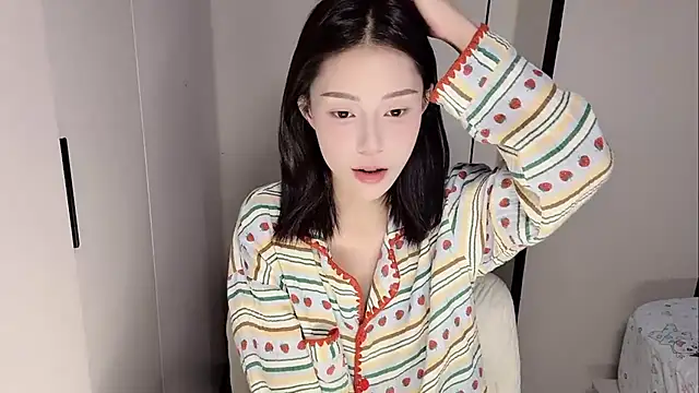 yuyu-33 online show from 11-26-25, 02:01