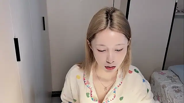 yuyu-33 online show from 03-06-26, 12:18