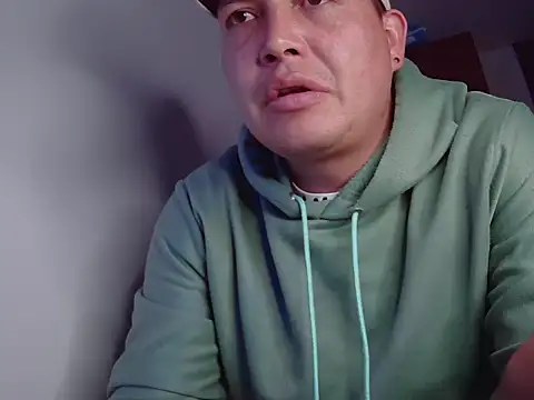 Snapshot of NathanielLux29 chatting on 11-04-25, 01:38 NathanielLux29 online show from 11-04-25, 01:38