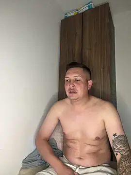 Snapshot of NathanielLux29 chatting on 11-11-25, 12:54 NathanielLux29 online show from 11-11-25, 12:54