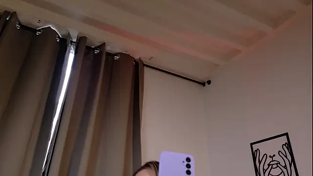 VictoriaNova  online show from 02-12-26, 04:13