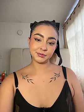 Elina Hills online show from 02-19-26, 06:37