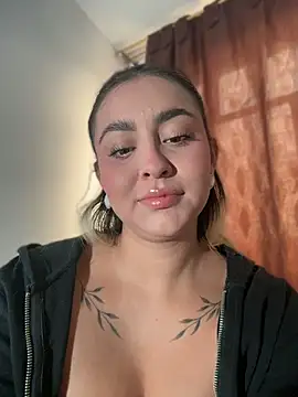 Elina Hills online show from 04-13-26, 06:57