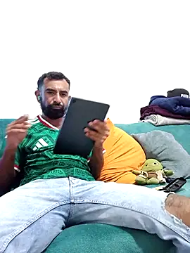 Snapshot of Barbanegra91mx chatting on 06-16-26, 12:35 Barbanegra91mx online show from 06-16-26, 12:35