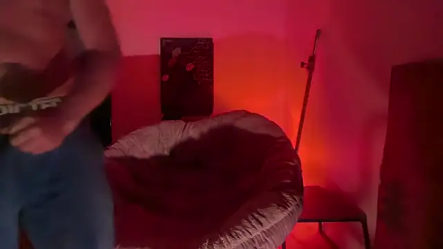 Snapshot of samtysonxxx chatting on 03-11-26, 07:47 samtysonxxx online show from 03-11-26, 07:47