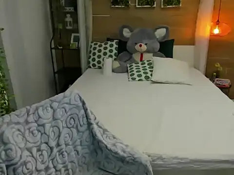 OhLadyPlease online show from 11-30-25, 06:28