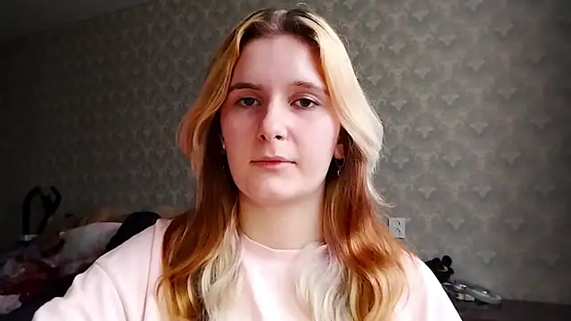 Snapshot of PearlHennington chatting on 11-01-25, 12:18 PearlHennington online show from 11-01-25, 12:18