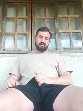 Snapshot of rooliv1 chatting on 11-16-25, 10:43 rooliv1 online show from 11-16-25, 10:43