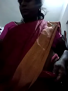 Snapshot of suganthi143 chatting on 11-14-25, 09:35 suganthi143 online show from 11-14-25, 09:35