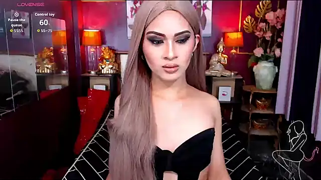 Plastique PATRICIA online show from 03-08-26, 11:25