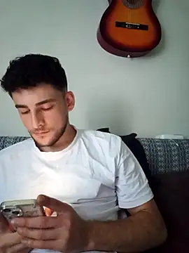 yasinesra757  online show from 04-28-26, 04:17