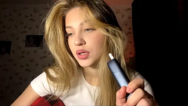 Snapshot of OrethaEredia chatting on 11-04-25, 03:22 OrethaEredia online show from 11-04-25, 03:22