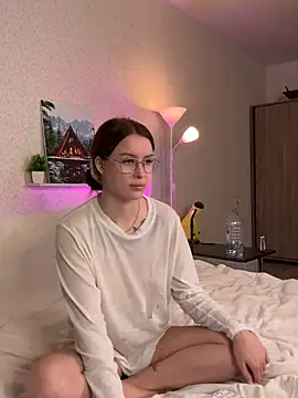 Snapshot of HotMilkis chatting on 11-02-25, 08:17 HotMilkis online show from 11-02-25, 08:17