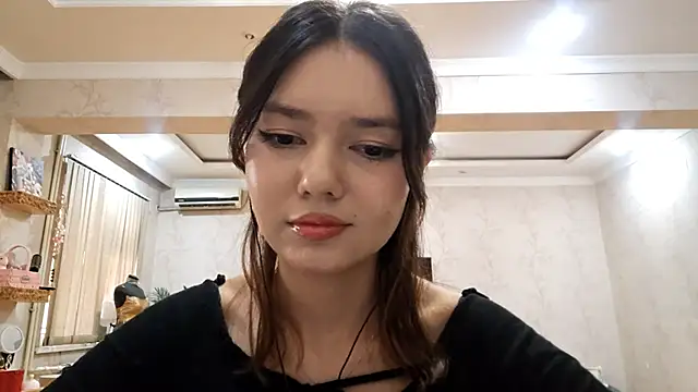 Snapshot of HenryMetter chatting on 10-31-25, 10:38 HenryMetter online show from 10-31-25, 10:38