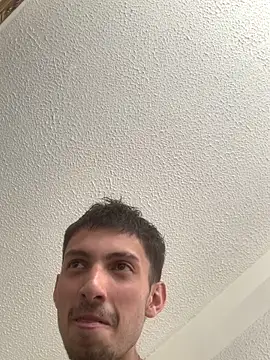 Snapshot of dylan_drakee chatting on 12-17-25, 07:42 dylan drakee online show from 12-17-25, 07:42