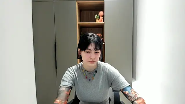 Snapshot of GloriaLemanski chatting on 11-02-25, 03:42 GloriaLemanski online show from 11-02-25, 03:42