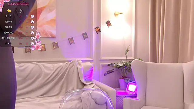 AlineFisher  online show from 11-10-25, 08:35