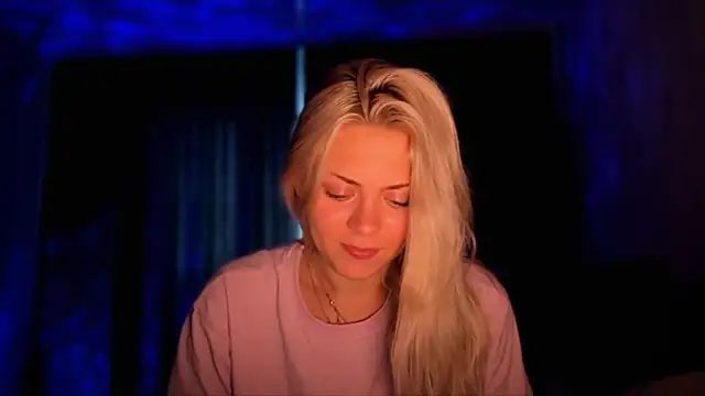 Snapshot of alisaoceaneeyes chatting on 11-03-25, 01:12 alisaoceaneeyes online show from 11-03-25, 01:12