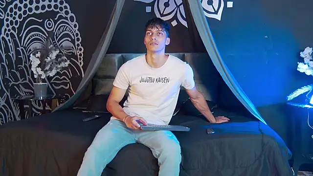 AlessioVitale online show from 11-07-25, 12:49