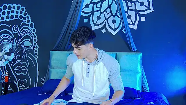 AlessioVitale online show from 12-15-25, 12:09