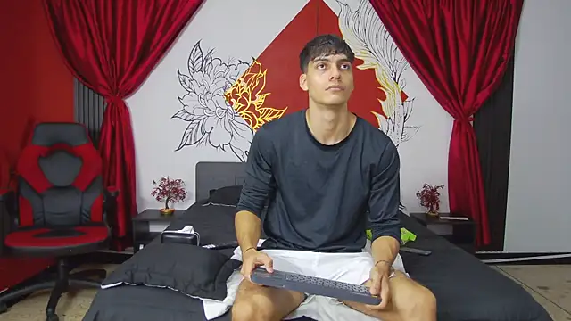 Snapshot of AlessioVitale chatting on 01-17-26, 12:10 AlessioVitale online show from 01-17-26, 12:10