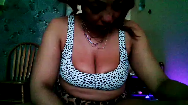 Juicyapplecandy online show from 06-24-26, 06:29