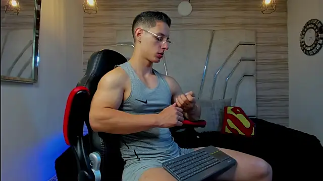 MAXTHOMSON online show from 11-21-25, 04:44