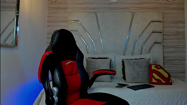 MAXTHOMSON online show from 11-26-25, 11:39