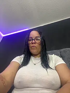 Snapshot of sofia_lopez70 chatting on 05-28-26, 10:40 sofia lopez70 online show from 05-28-26, 10:40