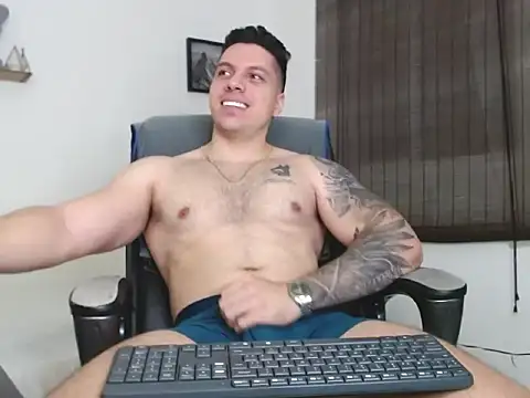 Noah Swagger  online show from 11-30-25, 08:51