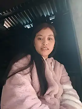 Snapshot of Alice-567 chatting on 11-24-25, 01:49 Alice-567 online show from 11-24-25, 01:49