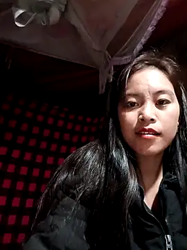 Snapshot of Alice-567 chatting on 12-16-25, 01:10 Alice-567 online show from 12-16-25, 01:10