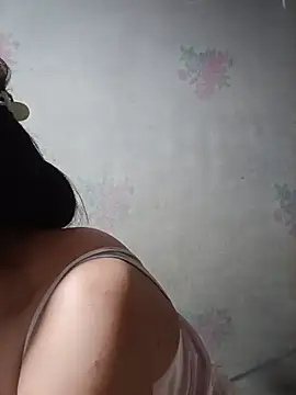 Snapshot of Alice-567 chatting on 07-22-26, 12:19 Alice-567 online show from 07-22-26, 12:19
