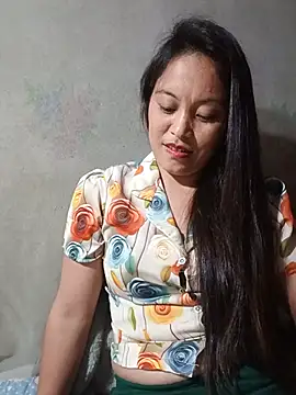 Snapshot of Alice-567 chatting on 07-28-26, 02:13 Alice-567 online show from 07-28-26, 02:13