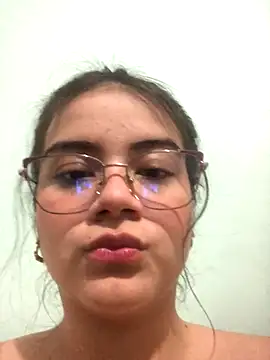 Snapshot of Sell0707 chatting on 12-16-25, 10:37 Sell0707 online show from 12-16-25, 10:37