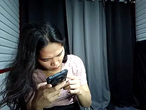 xwildflowerx online show from 11-23-25, 12:10