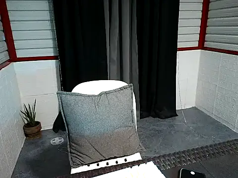 xwildflowerx online show from 03-11-26, 09:32