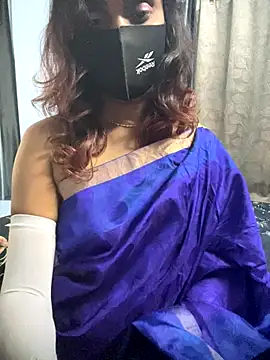 Queen-dhivya online show from 11-16-25, 04:18