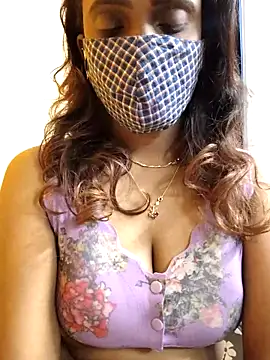 Queen-dhivya online show from 12-19-25, 06:37