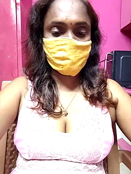 Snapshot of Queen-dhivya chatting on 04-16-26, 05:25 Queen-dhivya online show from 04-16-26, 05:25